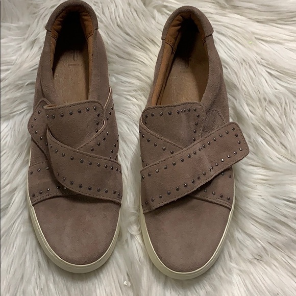 Frye - Picture 2 of 5